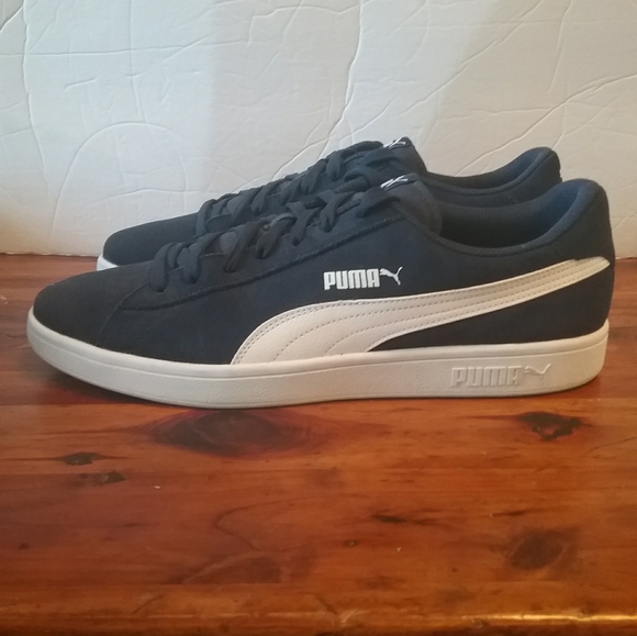 Puma Shoes Puma Smash V2 Shoes Mens Size 5 Poshmark